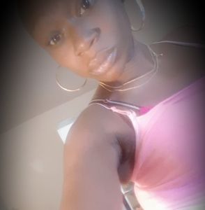 Meet your Posher, Ebony